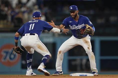 Mookie Betts hits 2 HRs as Dodgers beat Marlins 3-1 to complete doubleheader sweep